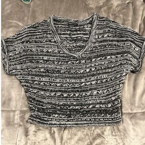 Bcbgmaxazria Women's Sweater Short Sleeve Pull‎ Over Size Small Black And Gray